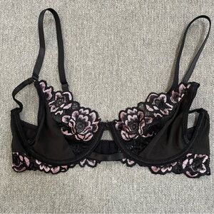 Hauty Strappy Floral Lace Bralette Size Small Feminine Flirty